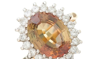 Bague en or 18ct, andalousite et diamant taille brillant, poids estimé de l'andalousite 3.90ct, poids...