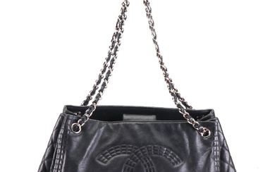 Chanel CC Shoulder Bag in Leather