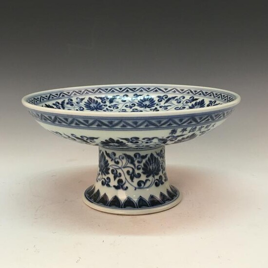 Chinese Blue-White Standing Bowl