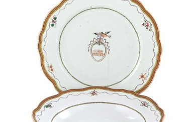 Chinese Export Armorial porcelain dinner and soup plates (35pcs)