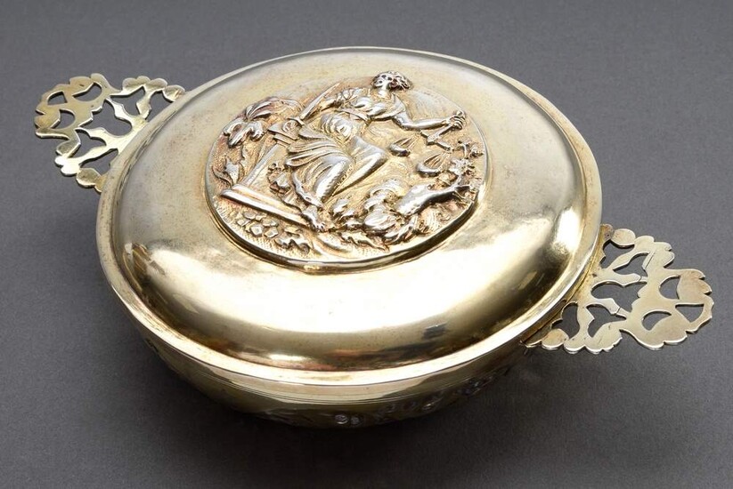 Ecueille or maternity bowl with chased wall "Fabulous animals on tendrils" and relief medallion "Justitia" in the lid, outside with crowned monogram CS, on the bottom engraved monogram "C.E.S", MM slightly unclear: I.AST (probably Joachim Ast the...