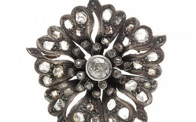 Elizabethan brooch, from the end of the 19th century, in the shape of a circle flower, made of 18 kt
