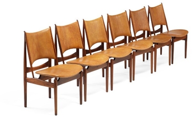 Finn Juhl: Impressive teak dining room suite, consisting of a set of six “Egyptian Chairs” and a “Judas” dining table with circular silver inlays. (7)