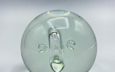 GERHARD SCHECHINGER. DESIGNER PAPERWEIGHT WITH BUBBLES, SIGNED, AROUND 1980.