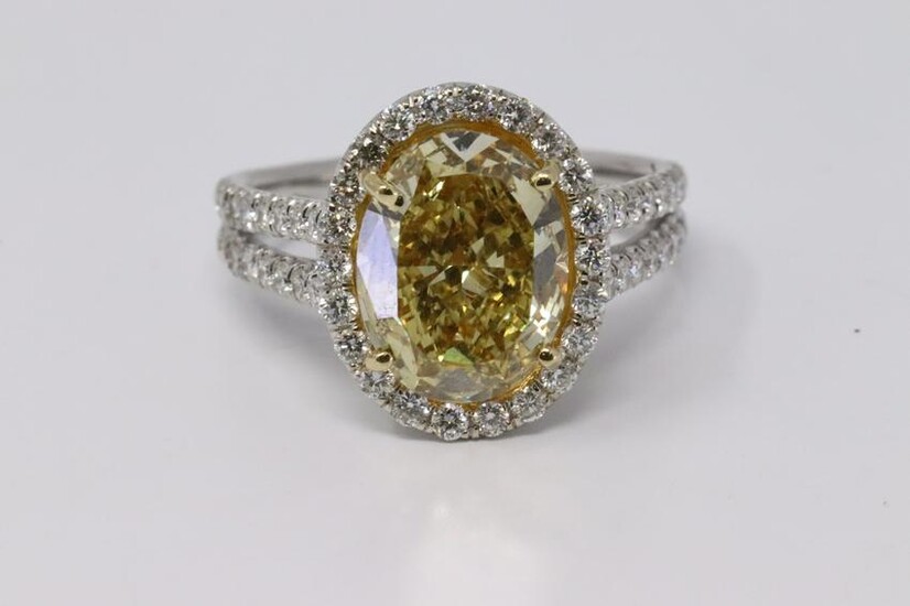 GIA 2.68Ct Fancy Yellow Diamond Ring 18Kt White Gold