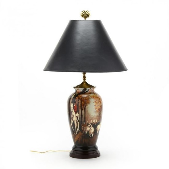 Hunt Scene Decorated Table Lamp