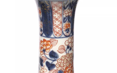 JAPON, XIXe siècle Vase en porcelaine