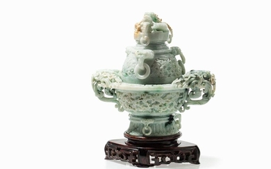 Jade Vessel and Cover with Dragons, China, 20th C. | Jade Deckelgefäß mit Drachen, China, 20. Jh