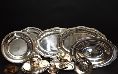 LOT métal argenté uni : trois plats ovales... - Lot 172 - Ferri & Associés