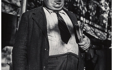 Lisette Model (1901-1983), Man with Pamphlets (1938)