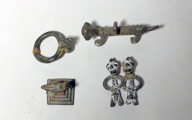 Lot d'objets en bronze (Burkina faso/Côte d'Ivoire) Quatre bronze à la cire perdue (bague, amulette,...