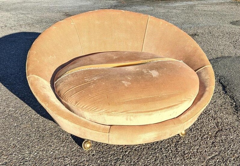 MILO BAUGHMAN Round Lounge Chair. Large Round Lounge C