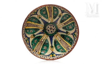 Mokhfia Maroc, vers 1900 Plat creux en céramique... - Lot 472 - Millon