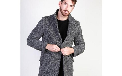 New Men's Italian Wool Blend Coat US 40
