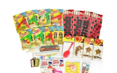Novelty Toys - a collection of assorted vintage c1950s to 19...