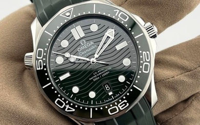 Omega Seamaster Green Comes with Box & Papers