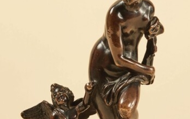 Petite Vénus et Cupidon en bronze à patine... - Lot 72 - Pierre Bergé & Associés