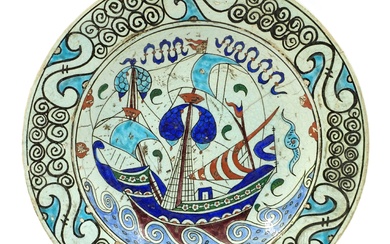 Plat tabak à décor de navire, Turquie, probablement Kütahya, XIXe siècle Plat en céramique siliceuse...