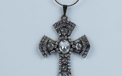 Pretty Rhinestone Cross Pendant Necklace
