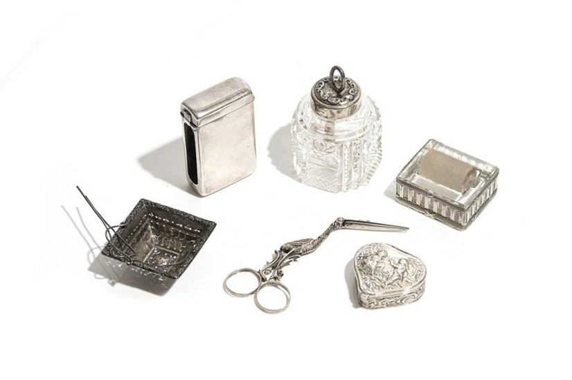 SIX PIECES OF ASSORTED SILVER, 103g