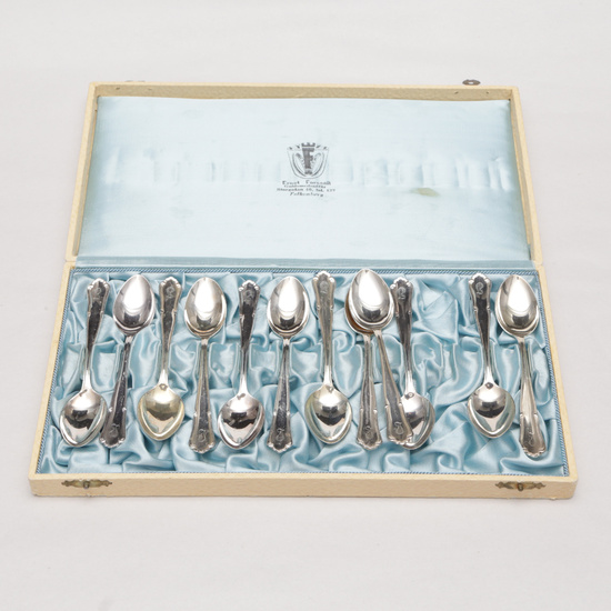 SPOONS, a total of 14 pieces silver.