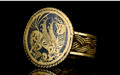 STUNNING MEDIEVAL GOLD RING WITH NIELLO GRYPHON