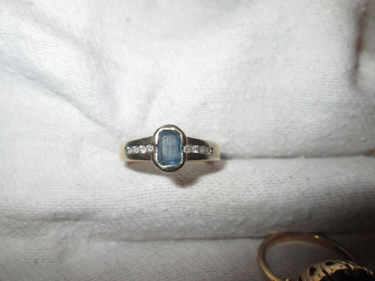 Sapphire and diamond ring. size 51, 5.4 g