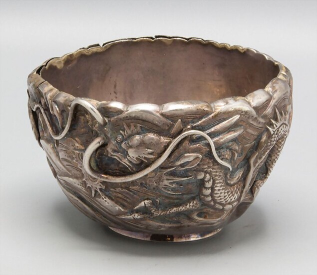 Schale mit Drache / A silver sugar bowl with a dragon, wohl China (Export Silber),...
