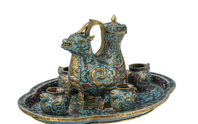 Service à thé en émaux cloisonnés, Chine, XIX-XXe s., comprenant 6 pièces: 1 théière en forme de créature hybride, au décor archaï