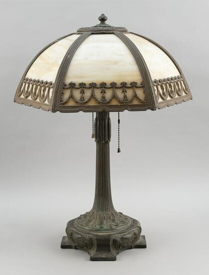 TABLE LAMP WITH ART NOUVEAU SLAG GLASS SHADE First Half