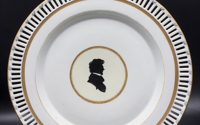 Teller mit Herren-Silhouette / A plate with the silhouette of a gentleman, KPM, Berlin, 1790/1810...