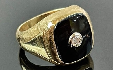 Vintage Men's 14K Gold Diamond Onyx Ring