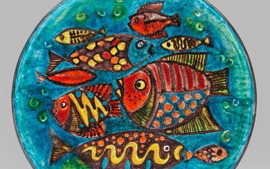 Wandteller mit Fischdekor