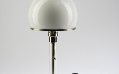 Wilhelm Wagenfeld, lampe de table 'WG 24', 1924, H. 37 cm, Ø 18 cm. Fabriquée...