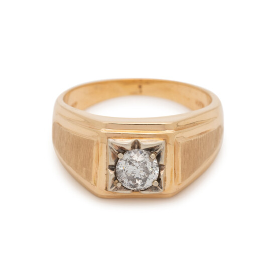 YELLOW GOLD AND CLARITY ENHANCED DIAMOND RING