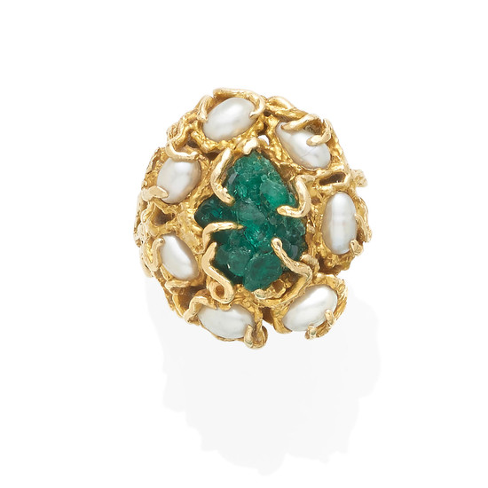 a gold, cultured pearl and emerald ring