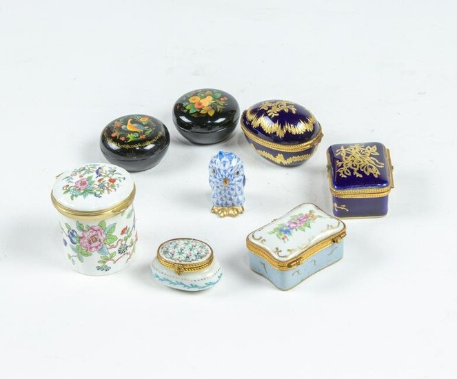 (lot of 8) Porcelain and lacquer trinket boxes