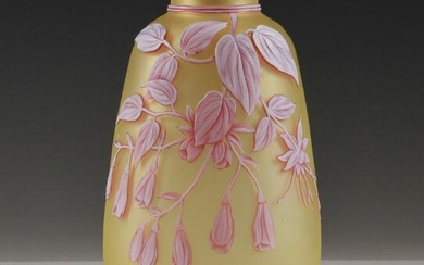 CAMEO GLASS VASE ATTRIBUTED TO THOMAS WEBB