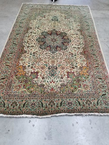 Persian Tabriz Wool pile with silk floral outlines on a