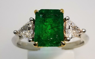18 kt. Bicolour - Ring - 1.36 ct Emerald - Diamonds