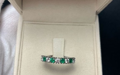 18 kt. White gold - Ring - 0.50 ct Diamond - Emeralds