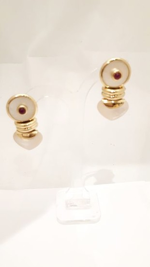 18 kt. Yellow gold - Earrings Ruby - nacre