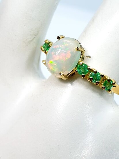 18 kt. Yellow gold - Ring - 1.20 ct Opal - Emeralds