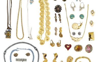 20th Century A mixed lot of costume jewellery To include a T...