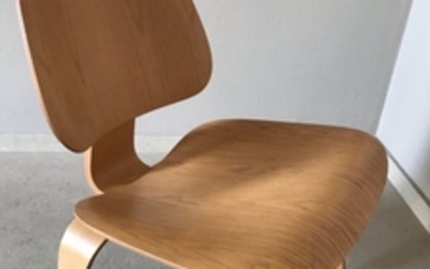 Charles Eames - Vitra - Chair - LCW