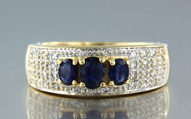 18 kt. White gold, Yellow gold - Ring - 0.70 ct Sapphire - Diamond