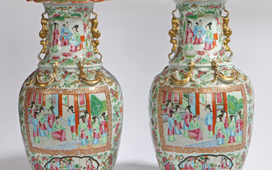 3379173. A PAIR OF CANTONESE PORCELAIN VASES, 19TH CENTURY.
