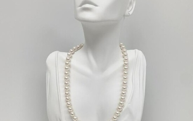 8.5-9mm Akoya Pink Overtones Round Pearl Necklace with