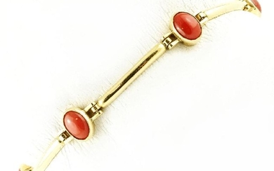 2.5 g Coral and 18k Yellow Gold Vintage Bracelet