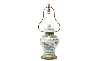 A CHINESE FAMILLE-VERTE 'LOTUS POND' VASE AND COVER 晚清五彩蓮池紋將軍罐